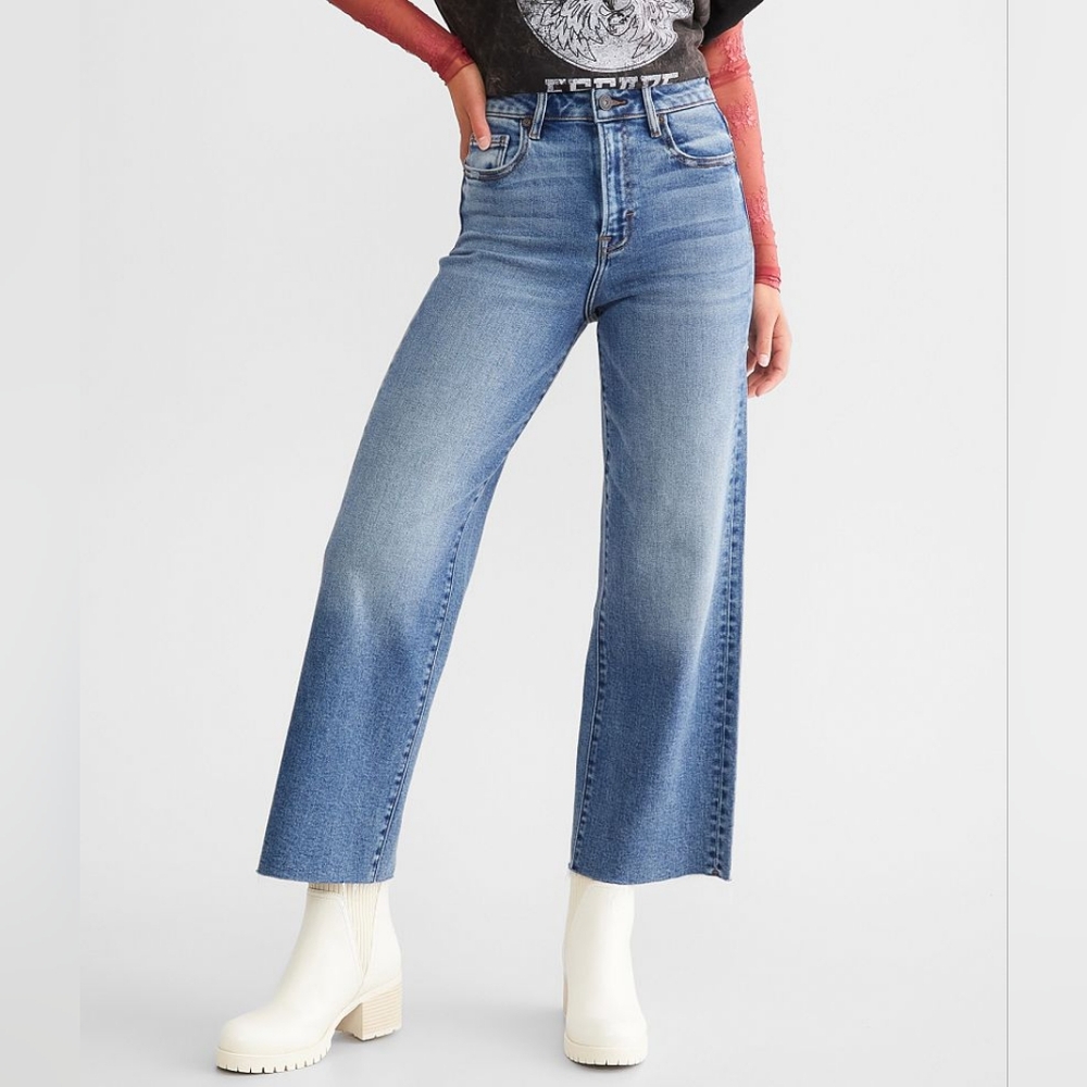 Hidden Nori Cropped Wide Leg Jean